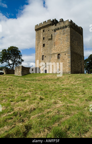 dh Clackmannan Tower CLACKMANNAN CLACKMANNAN Scotland Tower castle house Kings Seat Hill clackmannanshire Stock Photo