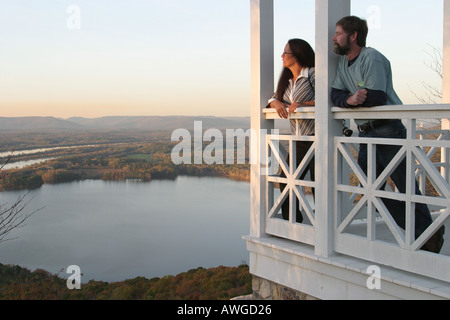 Alabama Jackson County,Sand Mountain,Pisgah,Gorham's Bluff Bed and Breakfast,lodging,home away from home,lodging,couple,adult adults man men male,woma Stock Photo