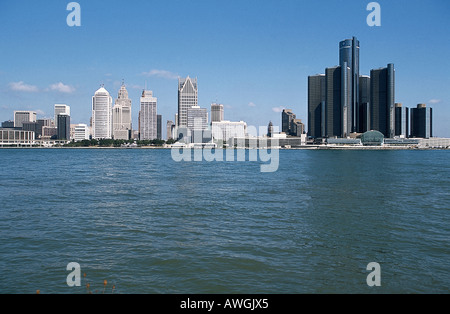 USA, Michigan, Detroit, gleaming skyscrapers, including Renaissance Center, seen from Canadian side of Detroit River Stock Photo