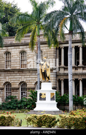 Statue of King Kamehameha Ist  outside the old Judiciary Building  downtown in Honolulu,Oahu,Hawaii,USA Stock Photo