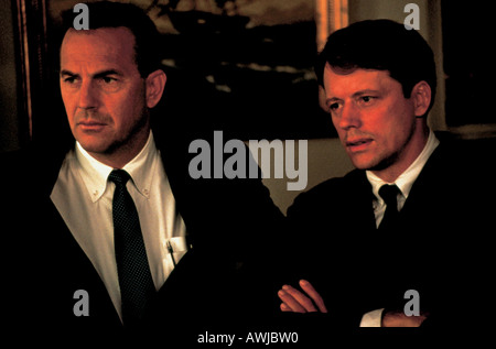 Kevin costner thirteen days film hi-res stock photography and images - Alamy