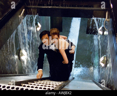 THE TUXEDO 2002 Dream Works film with Jackie Chan and Jennifer Love Hewitt Stock Photo