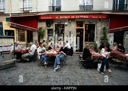Bistrot de la Place du Marché Sainte-Catherine, Quartier Marais, Paris, France, Europe Stock Photo