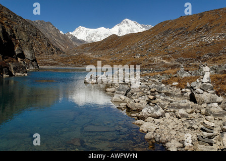 First Lake near Gokyo with Cho Oyu (8201), Sagarmatha National Park, Khumbu Himal, Nepal Stock Photo