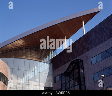 OFFICE BUILDING MODERN ARCHITECTURE CARDIFF BAY SOUTH WALES UK Stock Photo