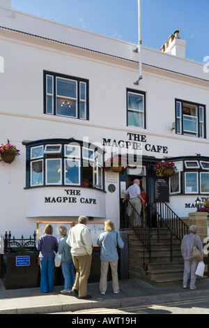 The Magpie Cafe overlooking the harbour at Whitby, North Yorkshire Stock Photo