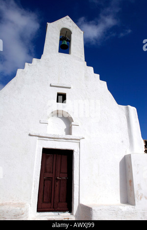 greece cyclades sikinos one of the many whitewashed churches in kastro Stock Photo