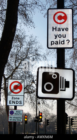 Road Sign reminding drivers of the Congestion Charge. HAVE YOU PAID? Cameras recording central London ZONE ENDS Stock Photo