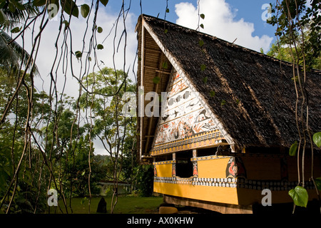 Museum Bai (traditional Palauan mens meeting house), Koror, Palau, Micronesia Stock Photo