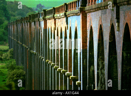 Harringworth Viaduct which crosses the Welland Valley between Rutland and Northamptonshire Stock Photo