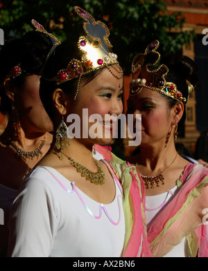 Dancers from the London Fo Guang Shan Temple prepare to perform, Chinese Mid-Autumn Festival, V&A Museum, October 2006 Stock Photo