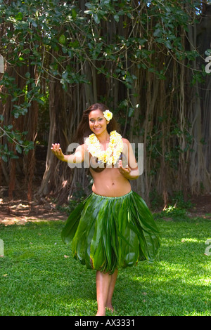 Hawaiian woman coconut hi-res stock photography and images - Page 2 - Alamy