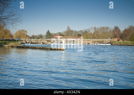 Weir on the River Thames at Benson near Wallingford in Oxfordshire Stock Photo