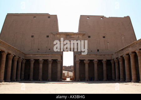 Edfu Temple of Horus - Temple Centre [Edfu, Egypt, Arab States, Africa]                                                        . Stock Photo