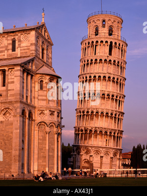 the-popular-tourist-destination-of-the-leaning-tower-of-pisa-tower-of