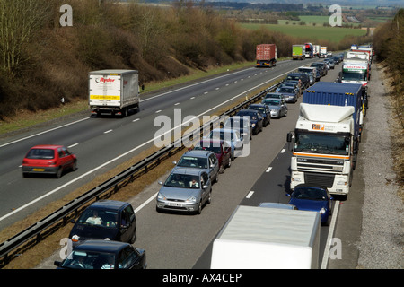 Traffic at a standstill Stationary vehicles on the southbound carriageway of the A34 trunk road close to Winchester Stock Photo