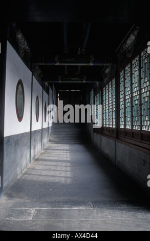 the long gallery at the summer palace beijing china Stock Photo