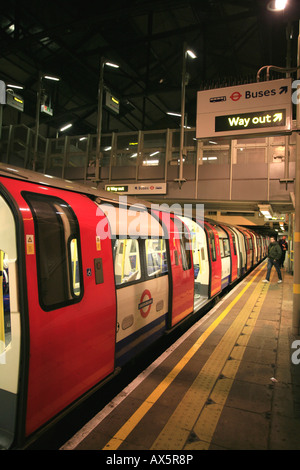 Train arrived at Morden underground station, southern terminus of the Northern Line, London, England, UK, Europe Stock Photo