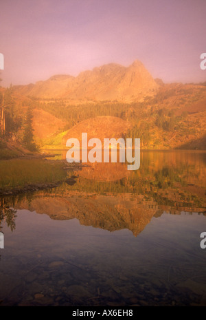 Sunrise at Blue Lake, Hoover Wilderness, Toiyabe National Forest, Sierra Nevada, Mountain Range, California, USA Stock Photo