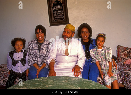 Moroccan family, living room, at home, Fes el-Bali, city of Fez, Morocco Stock Photo