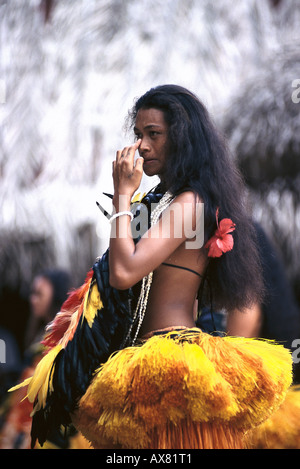 dancer-tiki-village-moorea-