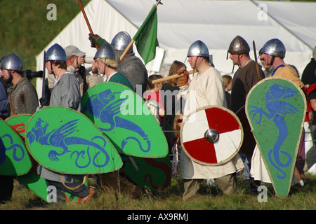 normans saxons infantry fighting battle medieval battlefield of Stock ...