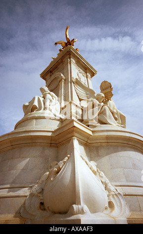 Queen Victoria Memorial Buckingham Palace London England Stock Photo