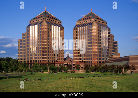 DRAMATIC ARCHITECTURE OF THE CARLSON TOWERS IN MINNEAPOLIS, MINNESOTA, NAMED FOR SUCCESSFUL BUSINESSMAN CURT CARLSON.  SUMMER. Stock Photo