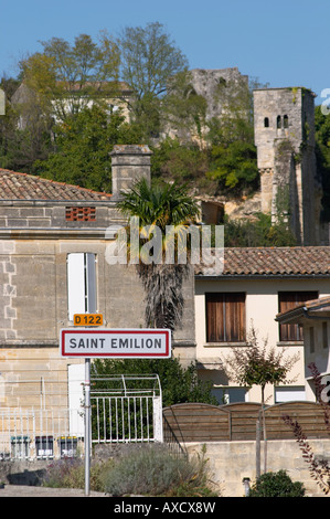 Town limit with road sign. The town. Saint Emilion, Bordeaux, France Stock Photo