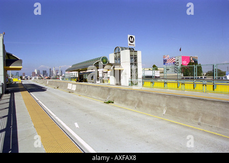 los angeles bus shelter 38th street Stock Photo