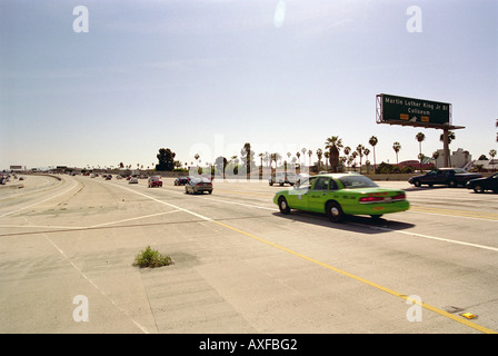 los angeles bus shelter 38th street Stock Photo