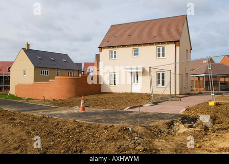 Executive new housing estate, Foresthall Park. Near Bishop Stortford, Hertfordshire UKModern houses for sale 2008  2000s HOMER SYKES Stock Photo