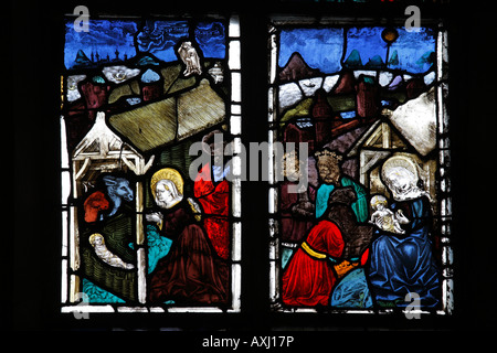 Ulm, Münster, Bessererkapelle, Glasmalerei im Chörlein, Geburt Christi und Anbetung der Könige Stock Photo