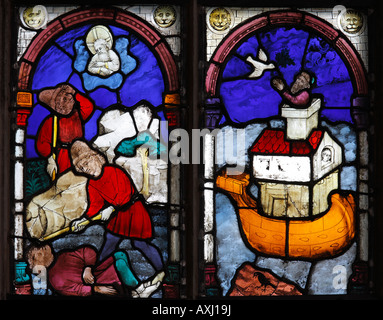 Ulm, Münster, Bessererkapelle, Glasmalerei im Chörlein, Brudermord (Kain und Abel) und Arche Noah Stock Photo