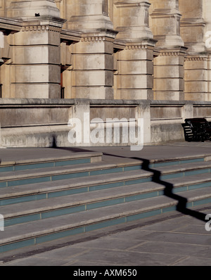 VICTORIA ALBERT MUSEUM MAIN ENTRANCE STEPS Stock Photo