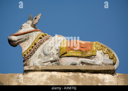 Carved and painted statue of a sacred cow or bull, Meenakshi Temple, Madurai, Tamil Nadu, India Stock Photo