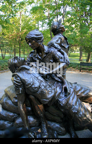 The Vietnam Women's Memorial beside the Vietnam Veterans Memorial, Constitution Gardens, Washington DC. Stock Photo