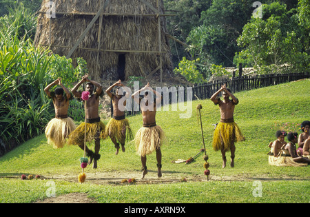 south pacific Fiji Vitu Levu traditional village dance performance Stock Photo