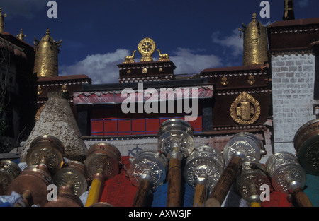 tibetan buddhist mahayana prayer wheels market bazaar stall Barkhour Jokhang Temple gilded Lhasa Tibet Autonomous Region China Stock Photo