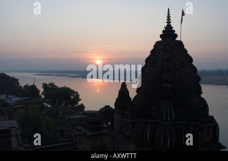 View of the Shiva Temple with the Narmada river in background, Maheshwar, Madhya Pradesh, India Stock Photo