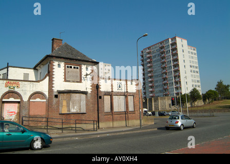 Knowsley Heights, Liverpool, Merseyside and the Bluebell public house in Huyton. Stock Photo