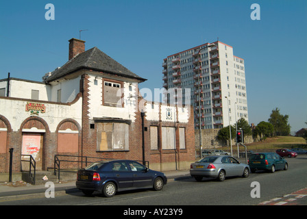 Knowsley Heights, Liverpool, Merseyside and the Bluebell public house in Huyton. Stock Photo