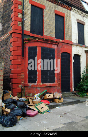 Derelict housing in Eversley Street off Princess Avenue, Liverpool Stock Photo