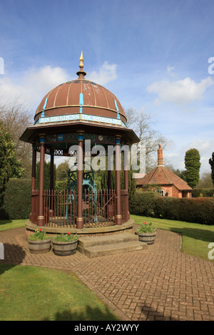 Stoke Row and its Maharajah's Well given to the village in 1864 by the Maharajah of Benares Stock Photo