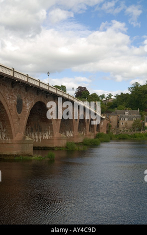 dh  PERTH PERTHSHIRE Smeatons Bridge spanning the River Tay crossing scotland Stock Photo