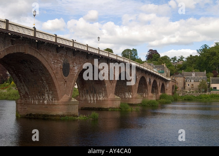 dh  PERTH PERTHSHIRE Smeatons Bridge spanning the River Tay crossing scotland uk Stock Photo