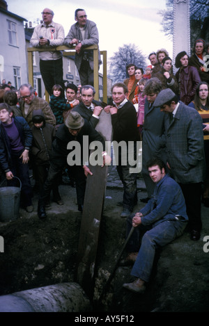 Barwick in Elmit Yorkshire lowering the Maypole once every three years its the tallest May Pole in England 1972 1970s UK HOMER SYKES Stock Photo