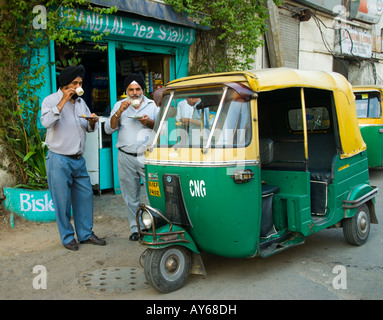 Auto Rickshaw driver, Delhi, India Stock Photo - Alamy