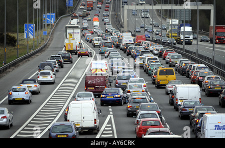 QUEUES OF TRAFFIC ON THE M6 MOTORWAY,NEAR JUNCTION 11,CANNOCK IN STAFFORDSHIRE,ENGLAND,UK. Stock Photo