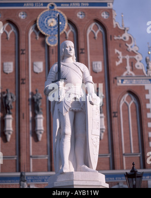Statue of Roland, 17th Century The House of Blackhead, Town Hall Square, Old Town, Riga, Riga Region, Republic of Latvia Stock Photo